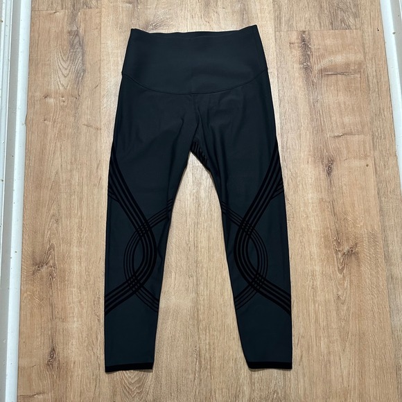 Fanka | Women's Black Seamless Body Sculpt Reversible Athletic Leggings, Size M - Picture 6 of 10